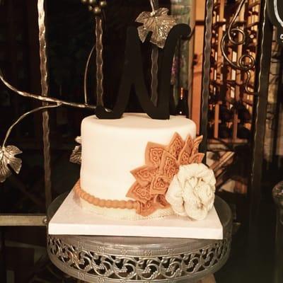 Center Cake for a dessert table - Rustic Wedding