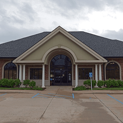 First Mid Jefferson City Stadium Banking Center Entrance - Wheelchair Accessible