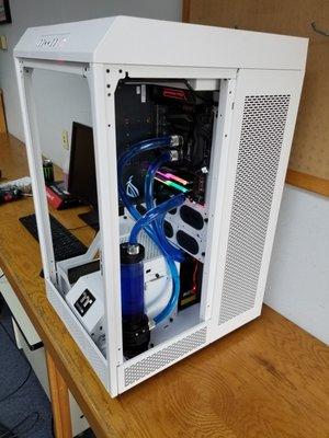 Monstrous Intel Core i9 build