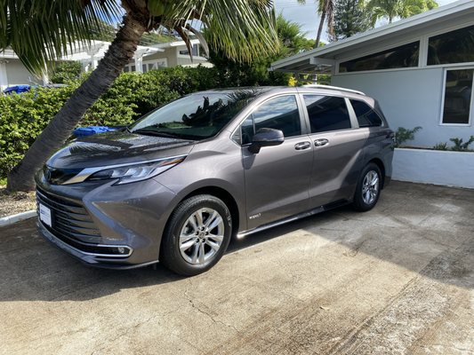 2021 Toyota Sienna - Mobile Service 
Film: 35% Vortex Ceramic film 
16% Vortex Ceramic film - Rear windows