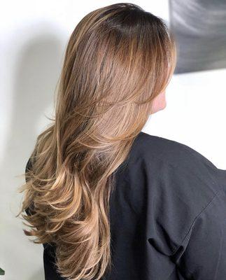 Natural ombré #balayage #color @purpleheartdesigns