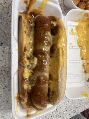 chili hot dog