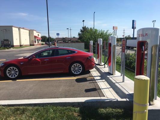 Topeka, KS Tesla Super Charger