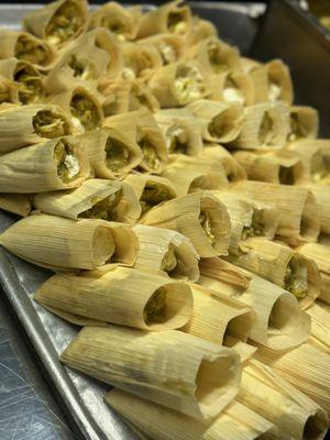 Our Ready-to-cook tamales will save you from cooking these holidays. Just put them to cook and enjoy!