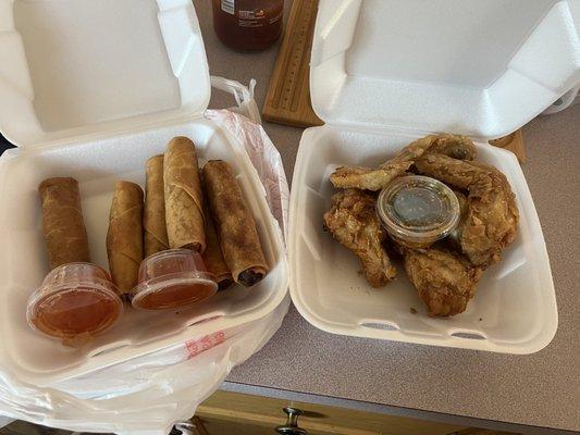 Eggrolls and chicken wings were amazing!