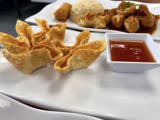 Crab Rangoon 3pc