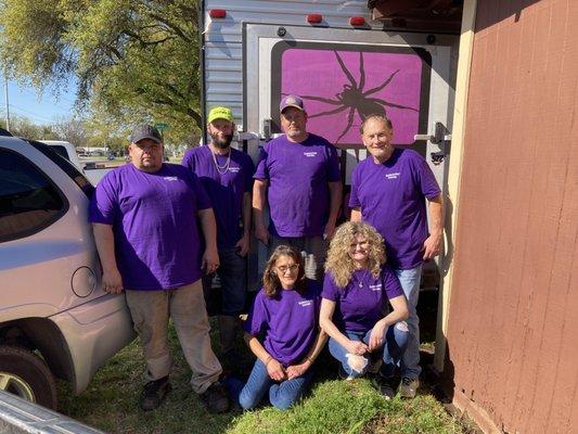 Most of our Glenna's Pest family, James, Anthony, Dusty, Ronnie, Michelle and Melanie.