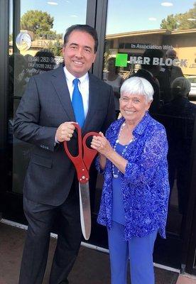 Ribbon cutting with the Mayor of the City of Sedona