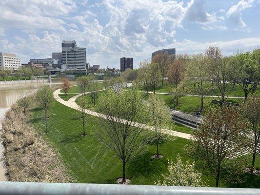 Park along river