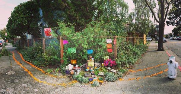 Dia de los Muertos workshop 2016 - neighborhood altar