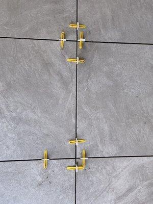 Floor tile