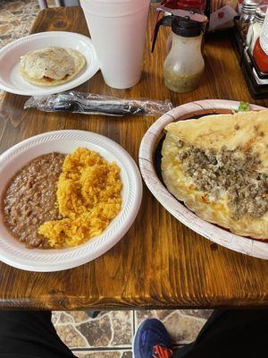 Quesadilla de Fajita and Order of Rice and Beans.