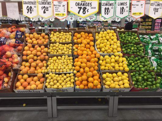 Oranges are so fresh and juicy!