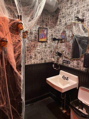 Cool spooky bathroom!