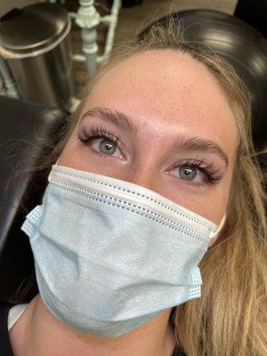 Full set of classic lashes