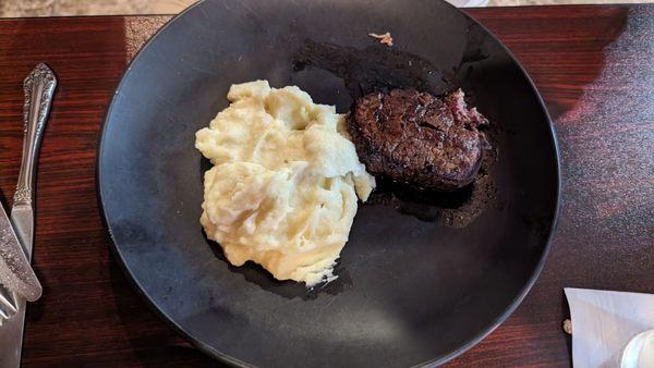 6 Oz Filet with Garlic Mashed Potatoes