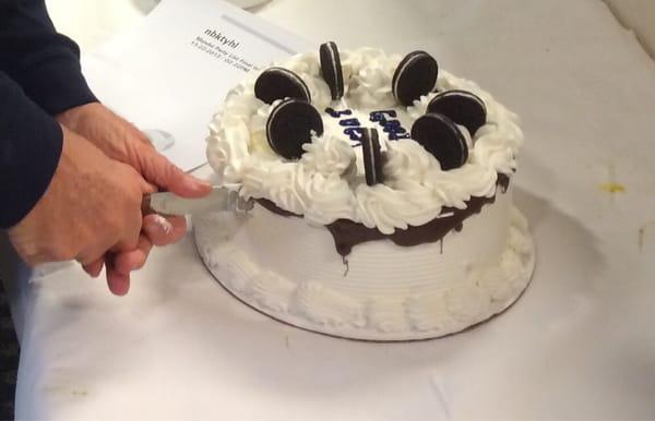 Oreo cookie ice cream cake