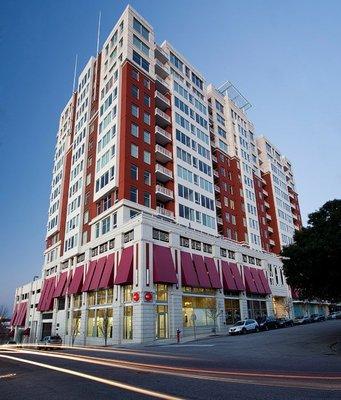 West at North Condos - 400 W North Street - gorgeous high-rise units for sale!