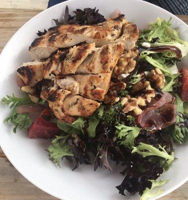 Beet salad with chicken