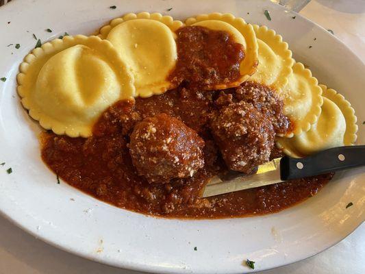 Cheese Ravioli with Meatballs. Very average.