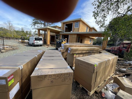 Residential delivery 6 big crates 2 man inside unpack...room of choice...Jrtfreight llc