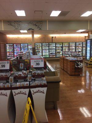 Roche Bros of Bridgewater -- Campus Plaza : 233 Broad Street / Route 18, Bridgewater                    Interior