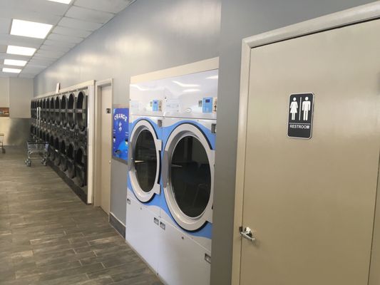 Universal Laundromat & Dry Cleaners