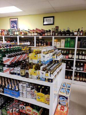 C & R Liquor Store