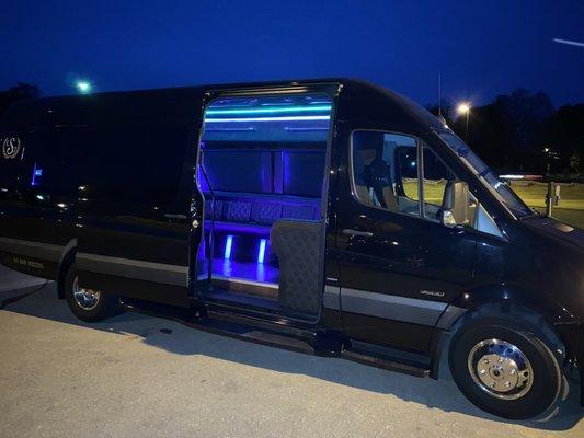 Skaggs Limousines & Transportation