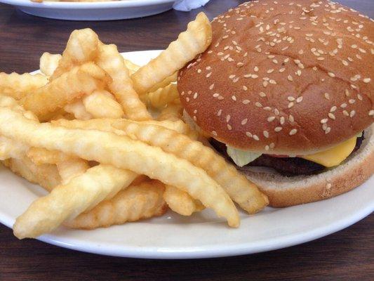 Cheeseburger with fries