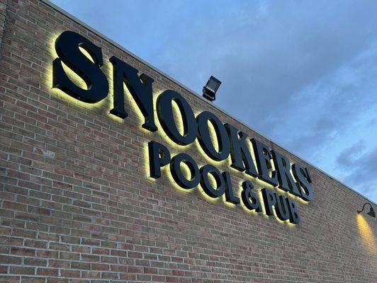 Snookers' Pool & Pub