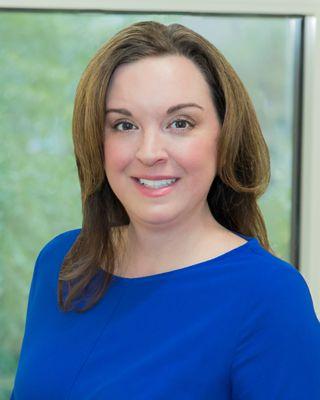 Courtney Gilmer's practice is focused on Chapter 11 bankruptcy, workouts, financial services litigation and financial regulatory compliance.