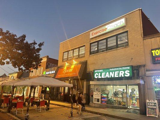 Located in Cleveland Park, with the convenience of CVS, grocery stores, cleaners, banks and a Target on the same block or next.