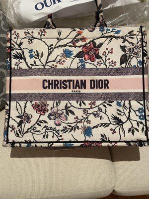 Christian Dior large tote. Looks amazing!!