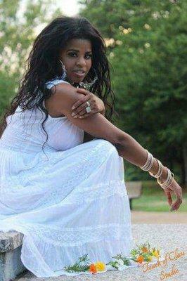 Always a winner a beautiful stunning white maxi dress that comes all the way to the ground....