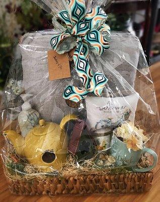 Great house warming gift basket. Hey Realtors... check it out!!