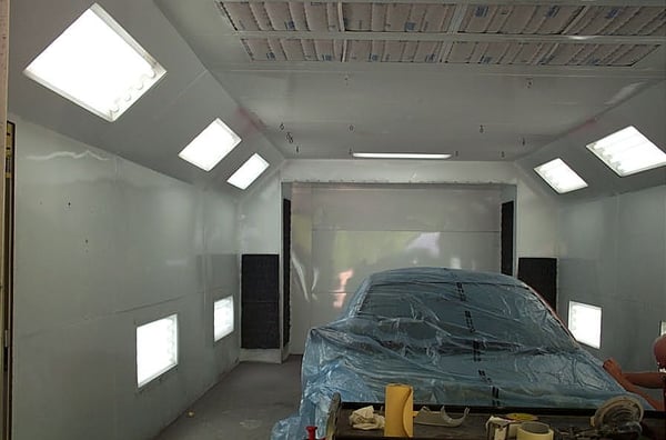 Super-clean paint booth