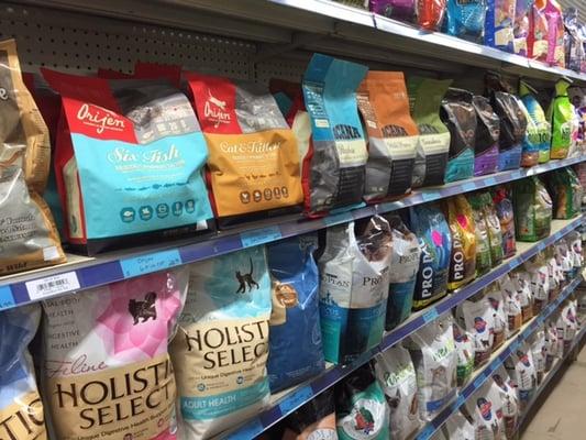 Over 40 brands of pet food!