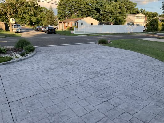 Before/After: Sandblasting and removing sealant and concrete paint from driveway