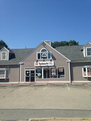 Hingham Tedeschi Food Shop -- 185 Lincoln Street / Route 3A, Hingham           Storefront