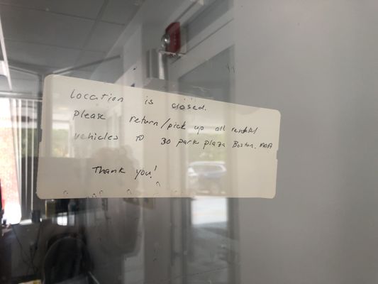 Handwritten sign telling you that if you need to pick up or return a car you're out of luck.