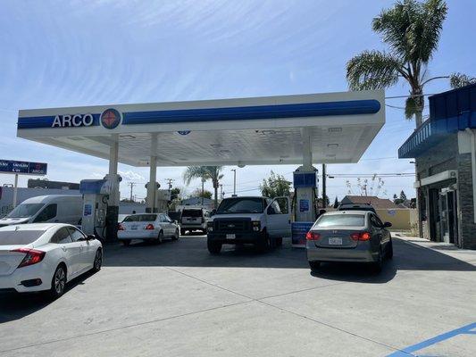 Lynwood Arco gas station