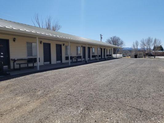 7 biker themed motel rooms