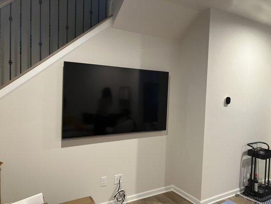 Tv mounting