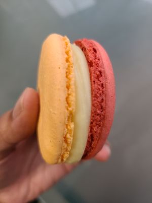 Orange cranberry macaroon