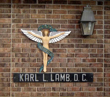 Karl L Lamb, DC