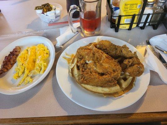 Delicious Chicken and waffle