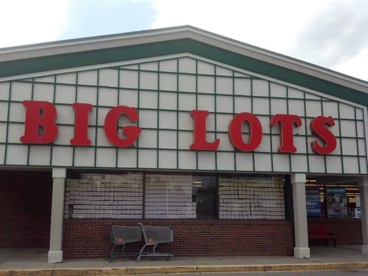 Big Lots store front