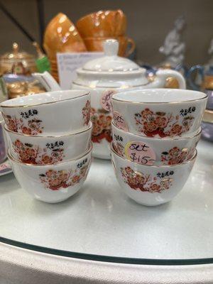 Tea set.