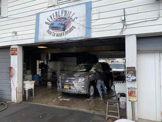 Beverly Hills Hand Car Wash & Detailing